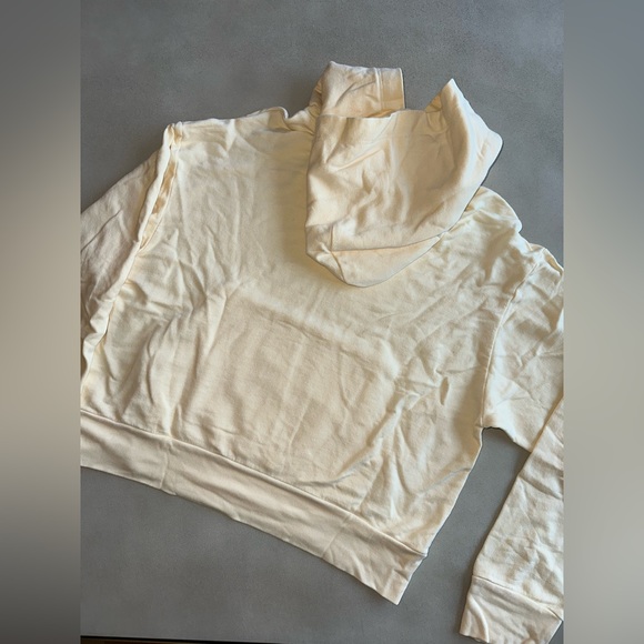 MONROW ARCHIVES Supersoft Fleece Girlfriend Pullover In Buttercream - Picture 6 of 6